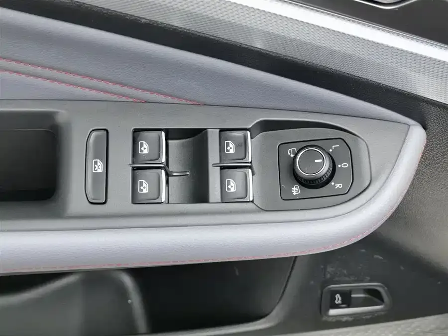Volkswagen Lamando 2023 Lingdu Lingdu L 280TSI DSG Cool Edition 2023 — миниатюра 3
