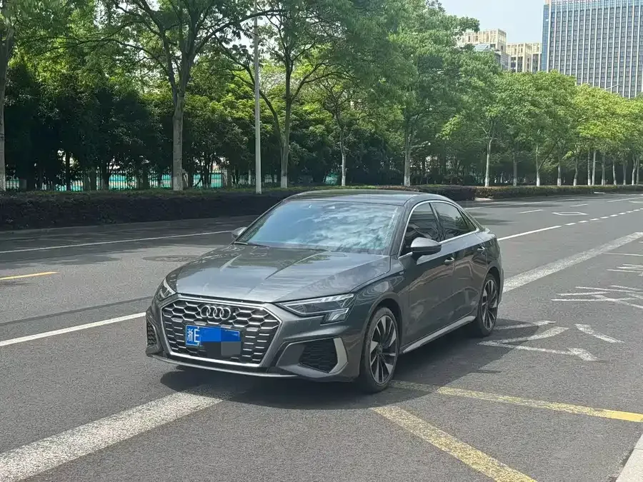 Audi A3 2024 A3L Limousine 35 TFSI Fashion Sports 2024 — фото 1, купить с доставкой в Москву