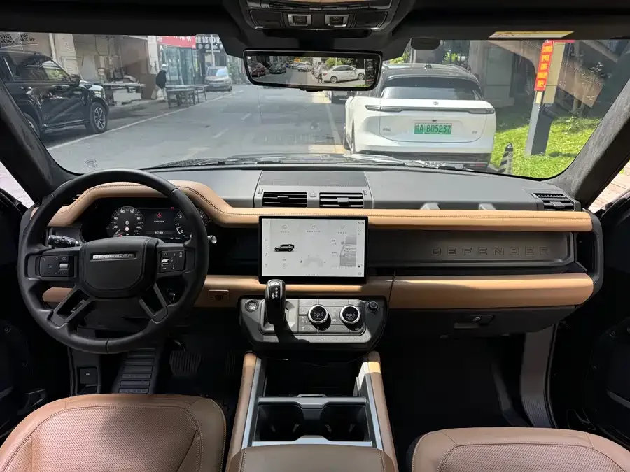 Land Rover guard Land Rover Defender 2025 110 3.0T P400 X-Dynamic HSE 2025 — миниатюра 3