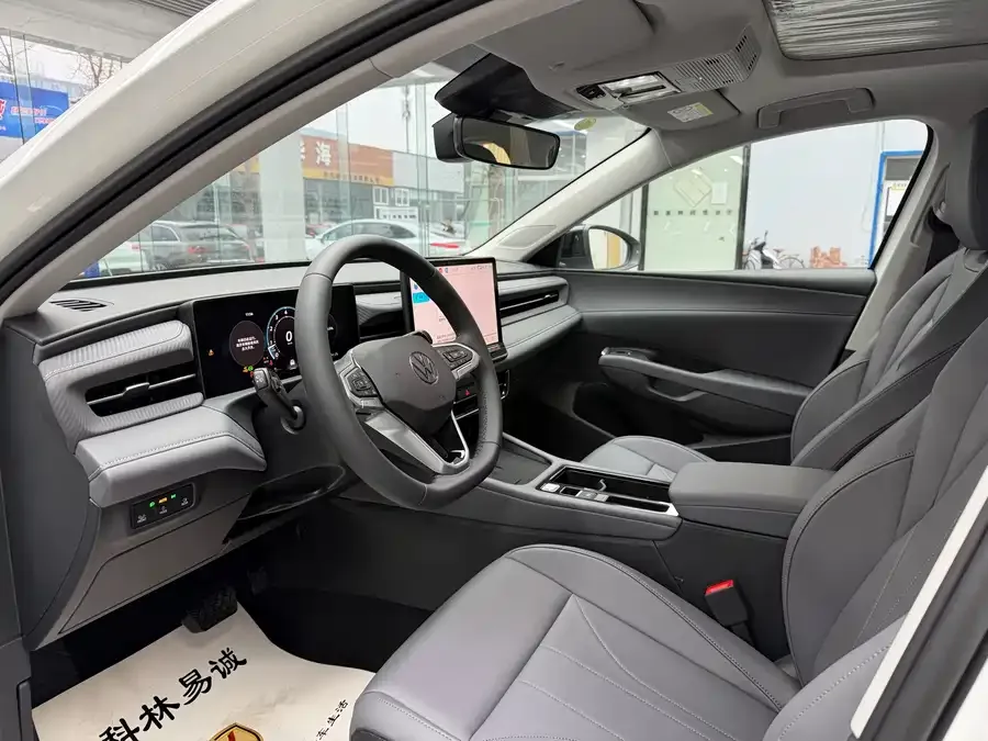 Volkswagen Lavida 2026 Volkswagen Lavida Pro 300TSI Starry Sky Smart Edition 2025 — миниатюра 3