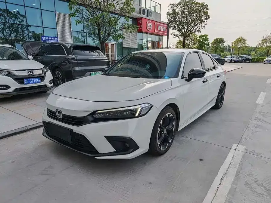 Honda Civic 2022 Civic 240TURBO CVT Ignition Edition 2023 — фото 1, купить с доставкой в Москву