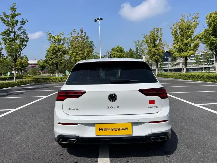 Volkswagen golf Golf 2023 facelift 280TSI DSG R-Line Lite 2024 — миниатюра 2