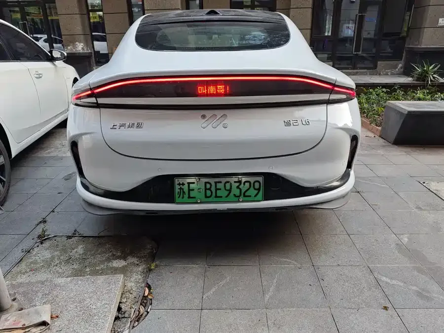 Zhiji L6 Zhiji L6 2024 Max Standard Edition 2025 — миниатюра 5