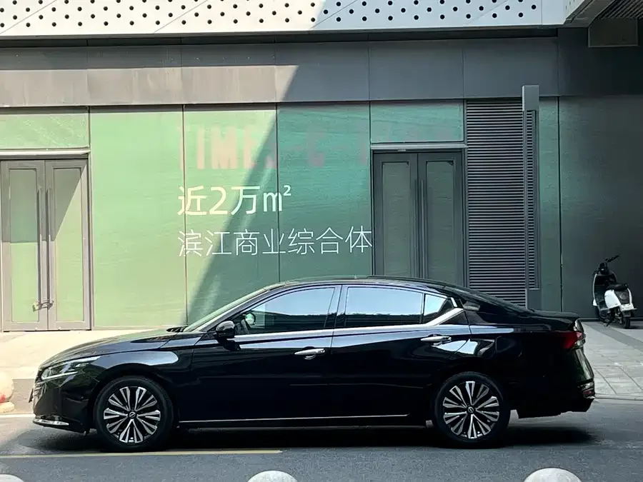 Nissan Altima 2022 Teana 2.0L XL-TLS Enjoy Edition 2023 — миниатюра 3