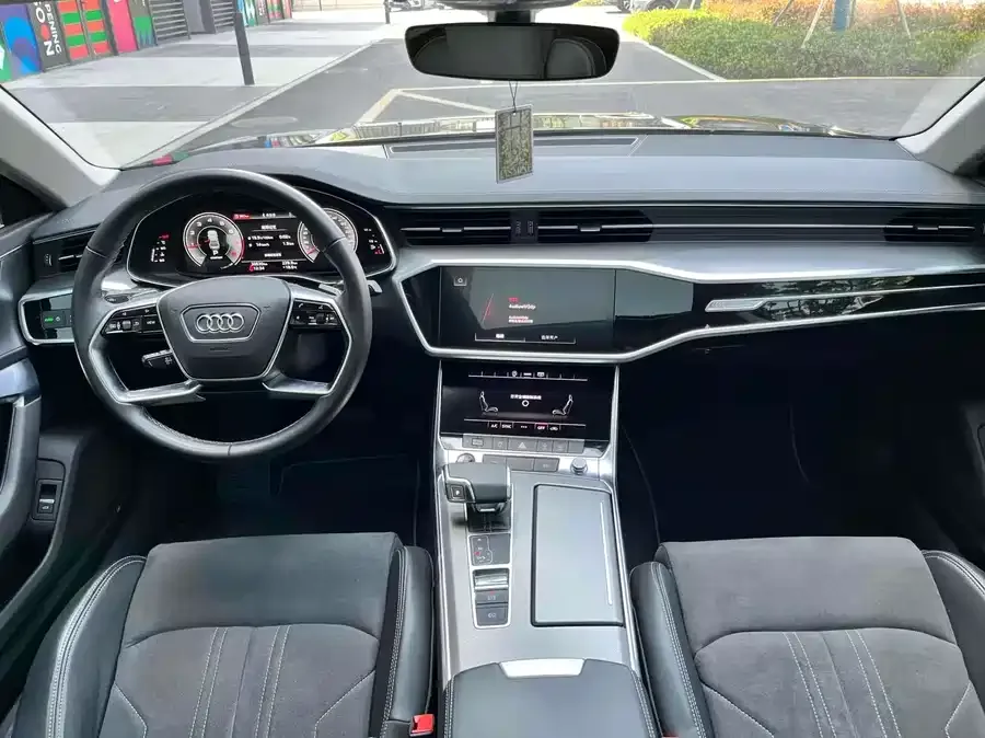 Audi A7L 2024 45TFSI S-line Dream Flow Crystal Set 2024 — миниатюра 4