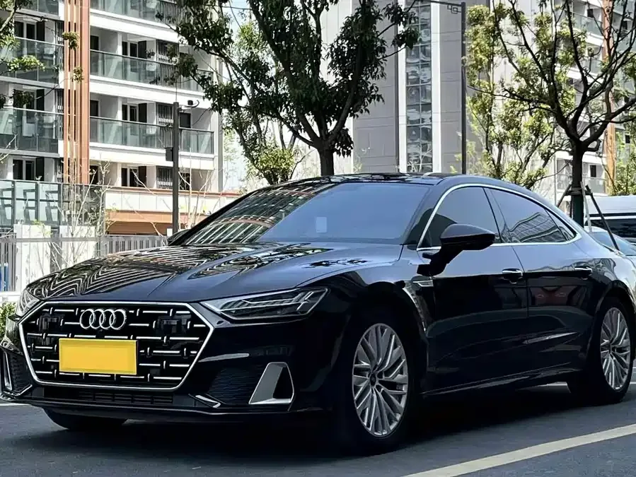 Audi A7L 2024 45TFSI S-line Dream Flow Crystal Set 2024 — фото 1, купить с доставкой в Москву