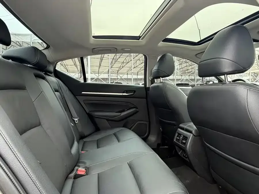 Nissan Altima Teana 2022 2.0L XL-Upr Premium Edition 2023 — миниатюра 5