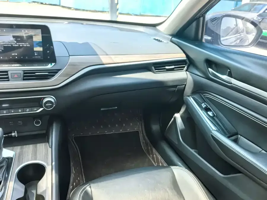 Nissan Altima Teana 2021 2.0L XL Comfort Edition 2022 — миниатюра 3