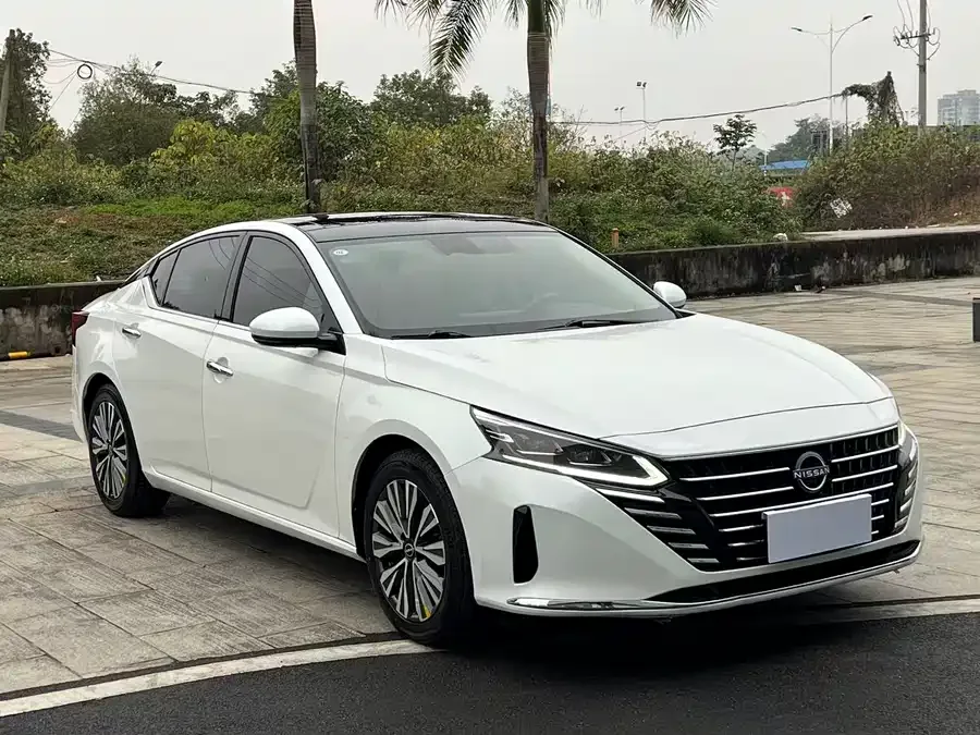 Nissan Altima 2022 Teana 2.0L XL-TLS Enjoy Edition 2023 — миниатюра 3