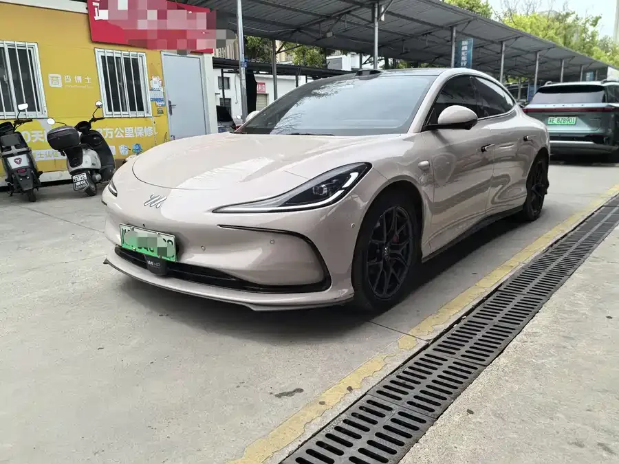 Zhiji L6 2024