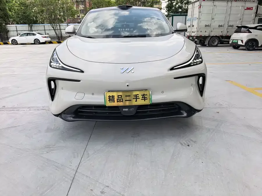 IM Motors LS6 Zhiji LS6 2023 Max Standard Edition 2024 — фото 1, купить с доставкой в Москву