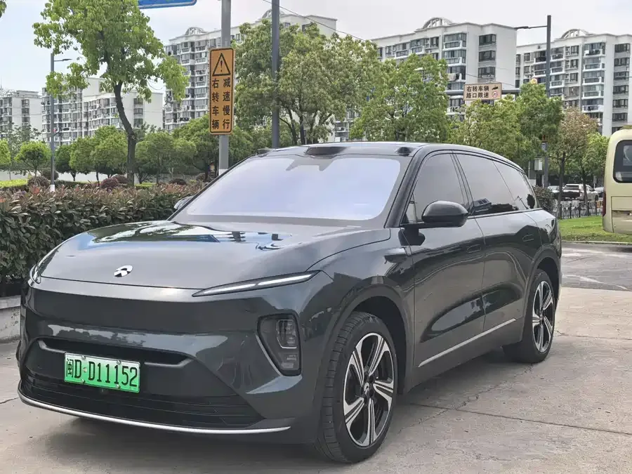 NIO ES8 2023