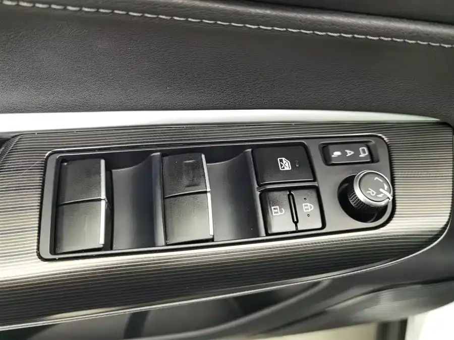 Toyota Lingfang HARRIER Lingfang Harrier 2022 2.0L CVT 2WD Luxury Edition 2022 — миниатюра 3