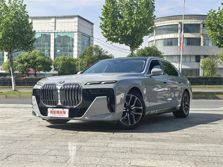 BMW 7 Series 2024