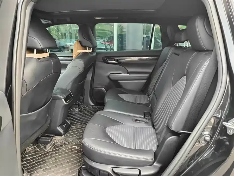 Toyota Crown Land Crown Land 2023 2.5L HEV 4WD Deluxe Edition 2024 — миниатюра 4
