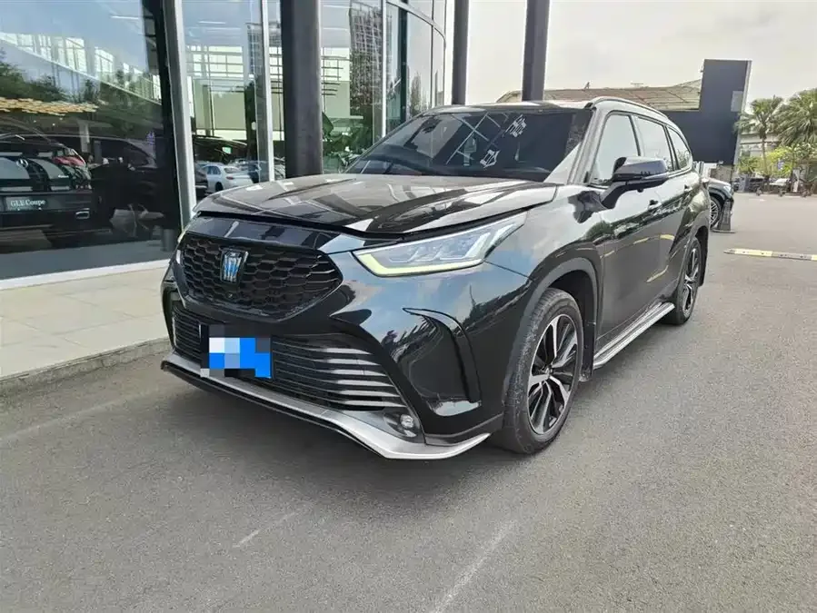 Toyota Crown Land 2024