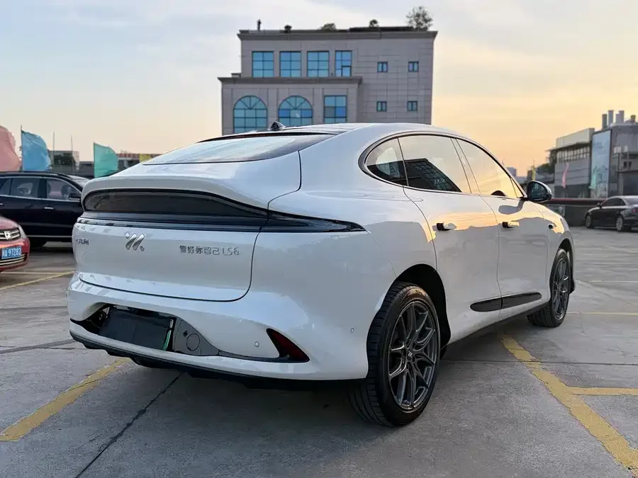 IM Motors LS6 Zhiji LS6 2023 Max Standard Edition 2024 — миниатюра 2