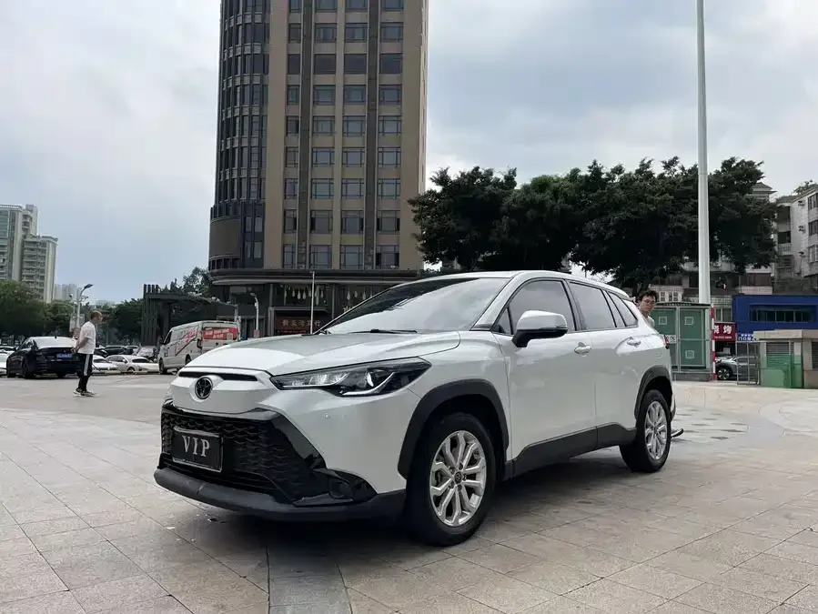 Toyota Frontlander Fenglanda 2022 2.0L CVT Luxury Edition 2022 — фото 1, купить с доставкой в Москву