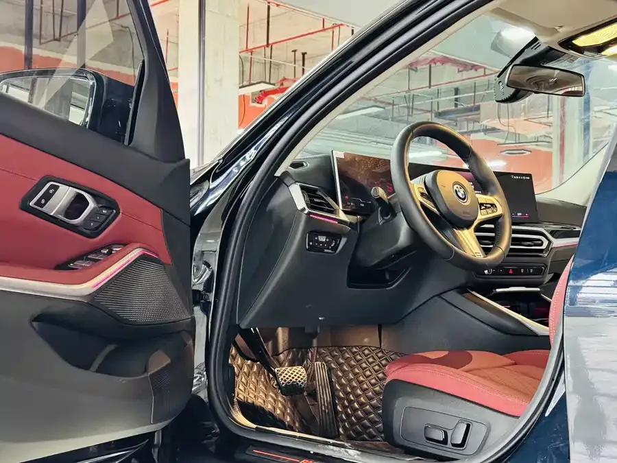 BMW i3 2023 eDrive 40 L Night Sport Package 2024 — миниатюра 4