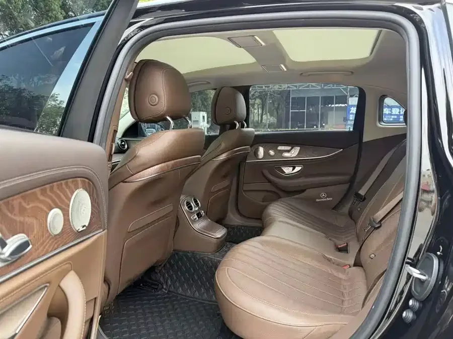 Mercedes-Benz E-Class Mercedes-Benz E-Class 2022 E 300 L Premium Edition 2022 — миниатюра 4