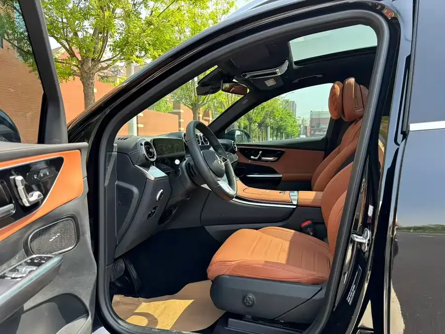 Mercedes-Benz GLC-Class Mercedes-Benz GLC 2024 GLC 260 L 4MATIC dynamic 5-seater 2024 — миниатюра 4