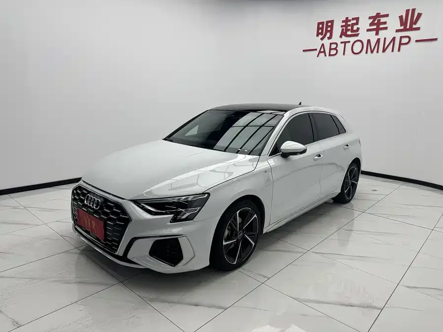 Audi A3 2022 Sportback 35 TFSI stylish and sporty 2023 — миниатюра 3