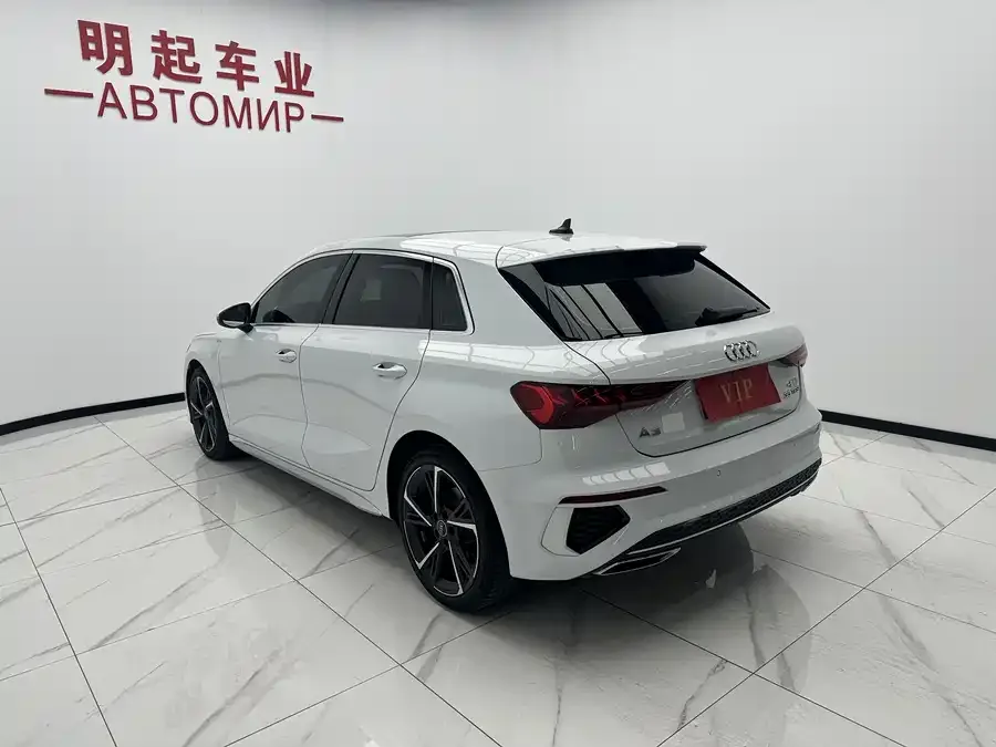 Audi A3 2022 Sportback 35 TFSI stylish and sporty 2023 — миниатюра 4