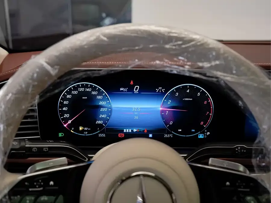 Mercedes-Benz Maybach GLS 2026 Maybach GLS 480 4MATIC Luxury Edition 2026 — миниатюра 3