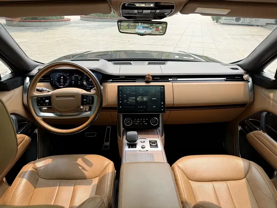 Land Rover Range Rover Range Rover 2023 3.0 L6 400PS Classic Extended Edition 2023 — миниатюра 3