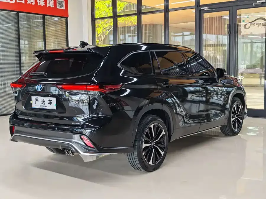 Toyota Crown Land Crown Land 2023 2.5L HEV 4WD Deluxe Edition 2023 — миниатюра 3