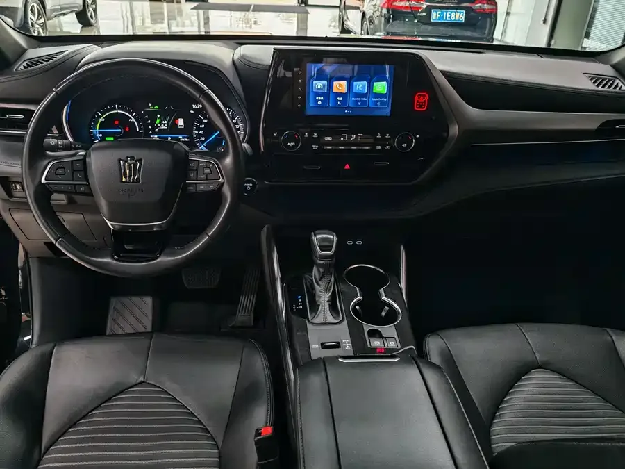 Toyota Crown Land Crown Land 2023 2.5L HEV 4WD Deluxe Edition 2023 — миниатюра 4