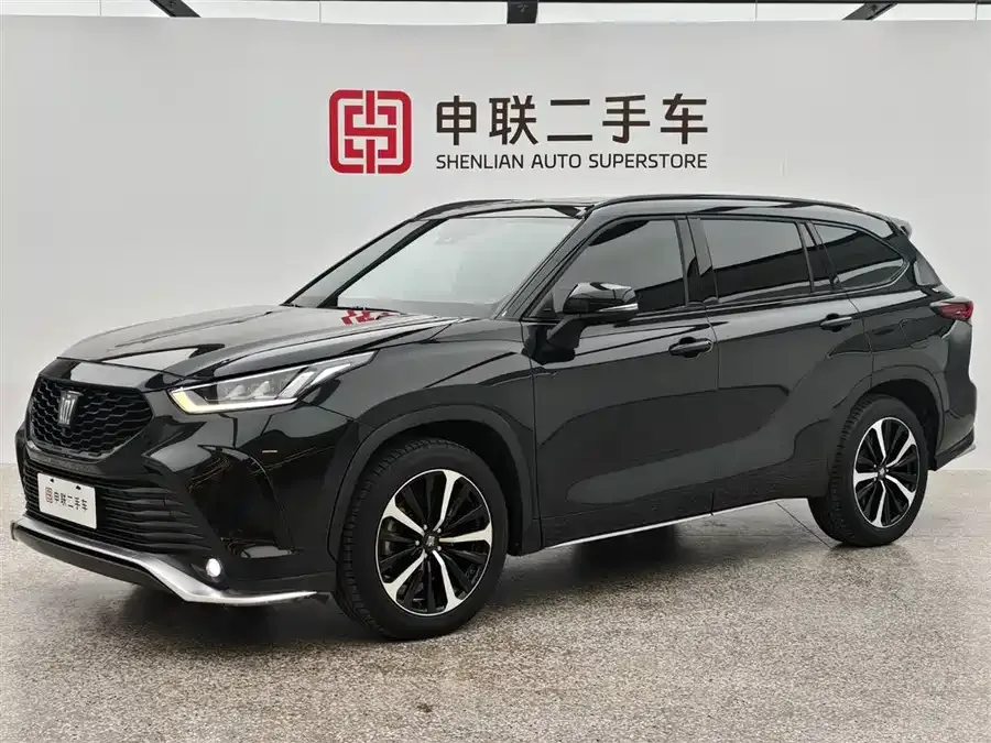 Toyota Crown Land 2024