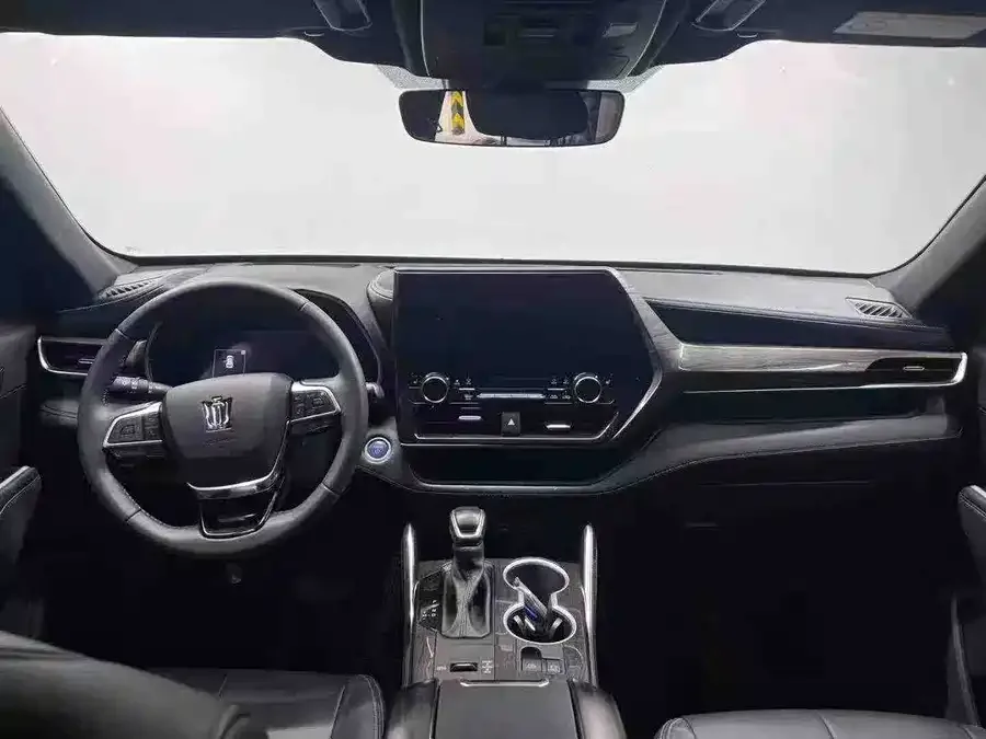 Toyota Crown Land Crown Land 2022 2.5L HEV 4WD Premium Edition 2022 — миниатюра 2