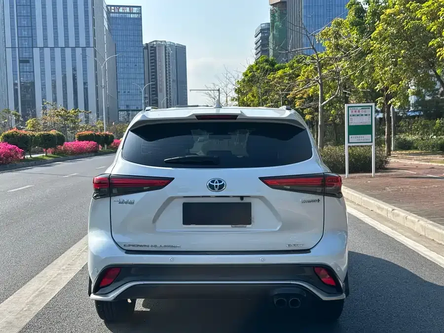 Toyota Crown Land Crown Land 2022 2.5L HEV 4WD Deluxe Edition 2022 — миниатюра 2