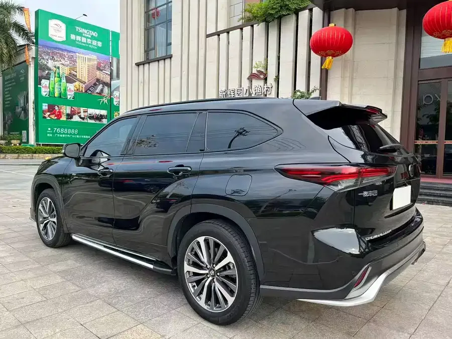 Toyota Crown Land Crown Land 2024 2.5L HEV 4WD Premium Edition 2025 — миниатюра 3
