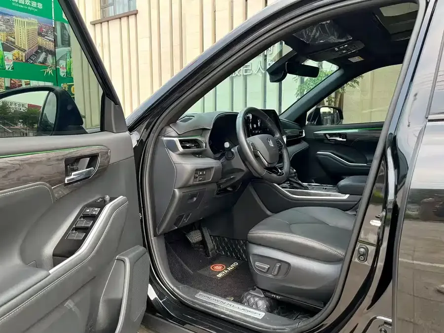 Toyota Crown Land Crown Land 2024 2.5L HEV 4WD Premium Edition 2025 — миниатюра 4
