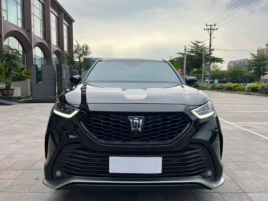 Toyota Crown Land 2025