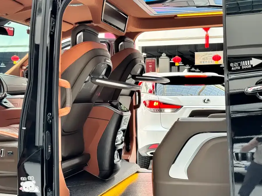 Ford Transit 2023 Transit 2.0T Diesel Automatic Commercial Vehicle Mid-axle Mid-top 7/8/9 Seats 2024 — миниатюра 3
