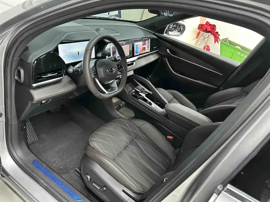 Geely Monjaro Xingyue L 2025 2.0TD Automatic Cloud Edition 2025 — миниатюра 4