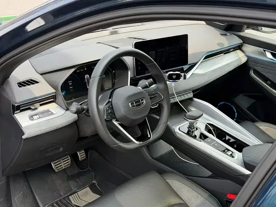 Geely Xingrui Xingrui 2023 2.0TD only available in green version 2023 — миниатюра 3