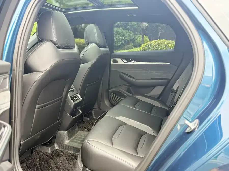Geely Xingrui Xingrui 2023 2.0TD only available in green version 2023 — миниатюра 3