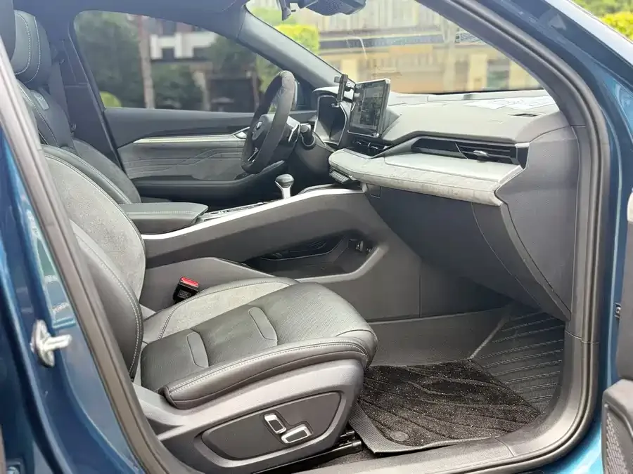 Geely Xingrui Xingrui 2023 2.0TD only available in green version 2023 — миниатюра 4