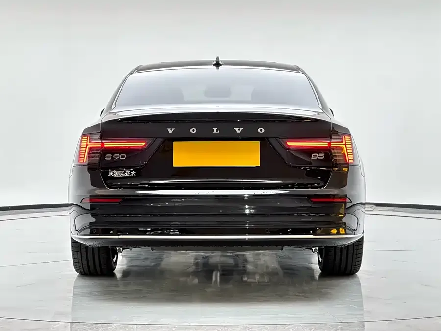 Volvo S90 2026 B5 Zhiyuan Luxury Edition 2025 — миниатюра 2