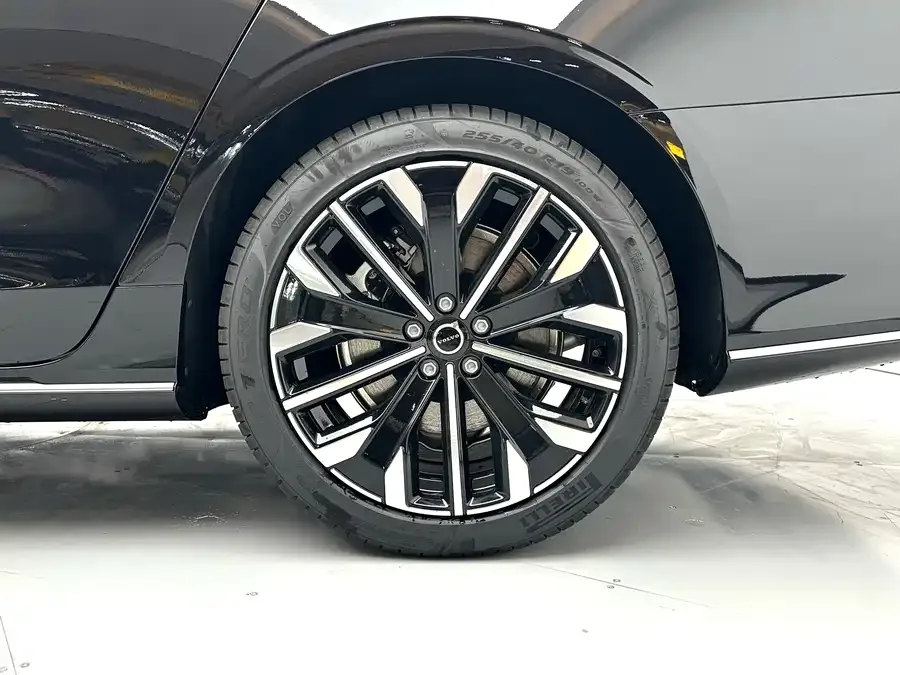 Volvo S90 2026 B5 Zhiyuan Luxury Edition 2025 — миниатюра 3