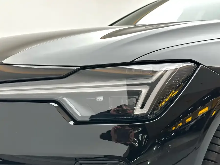 Volvo S90 2026 B5 Zhiyuan Luxury Edition 2025 — миниатюра 5