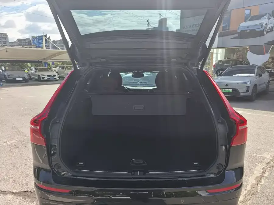Volvo XC60 2025 B5 4WD Zhiyuan Luxury Edition 2024 — миниатюра 4