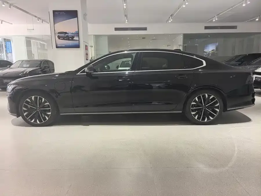 Volvo S90 plug-in hybrid Volvo S90 Plug-in Hybrid 2026 Plug-in Hybrid Four-Wheel Drive Long-Range Zhiya Luxury Edition 2025 — миниатюра 4