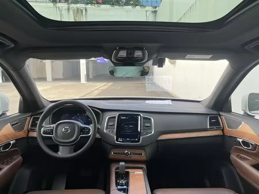 Volvo XC90 2023 B5 Smart Luxury Edition 5 Seaters 2023 — миниатюра 2