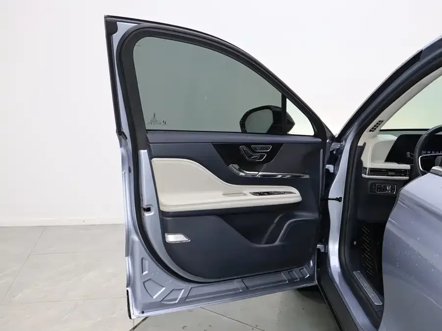 Lincoln Adventurer Adventurer 2023 2.0T 2WD Elegant Edition 2023 — миниатюра 4