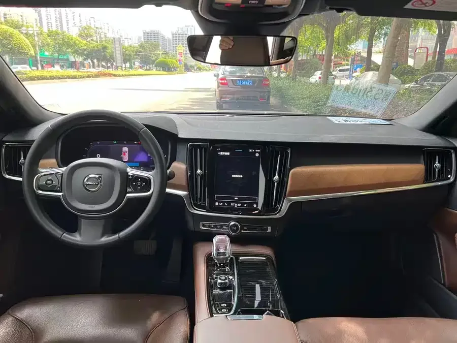 Volvo S90 plug-in hybrid 2023 T8 plug-in hybrid four-wheel drive long-range Zhiyi luxury version 2023 — миниатюра 3